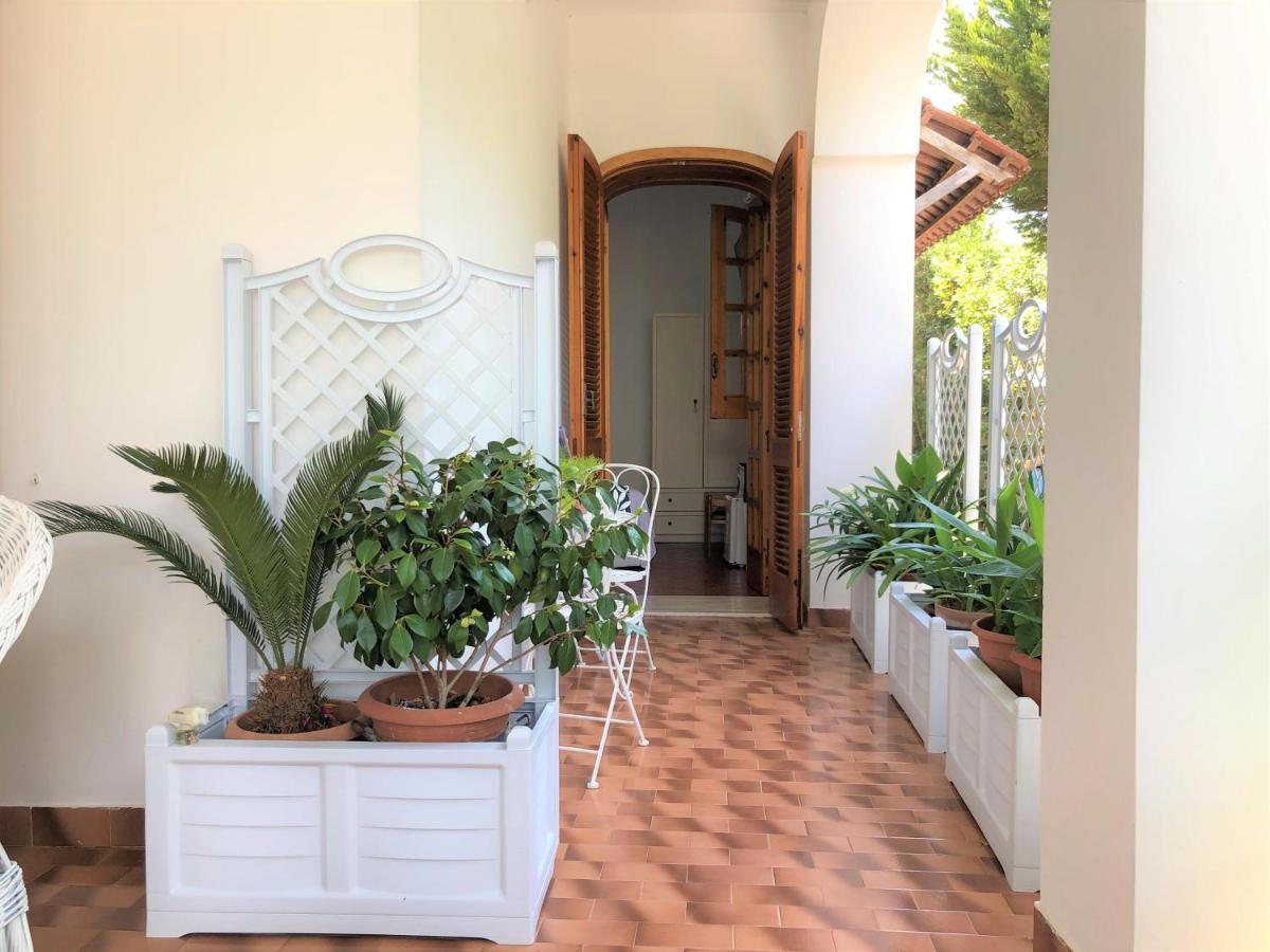 B&B Il Villino Torre Dell'Orso Exterior photo
